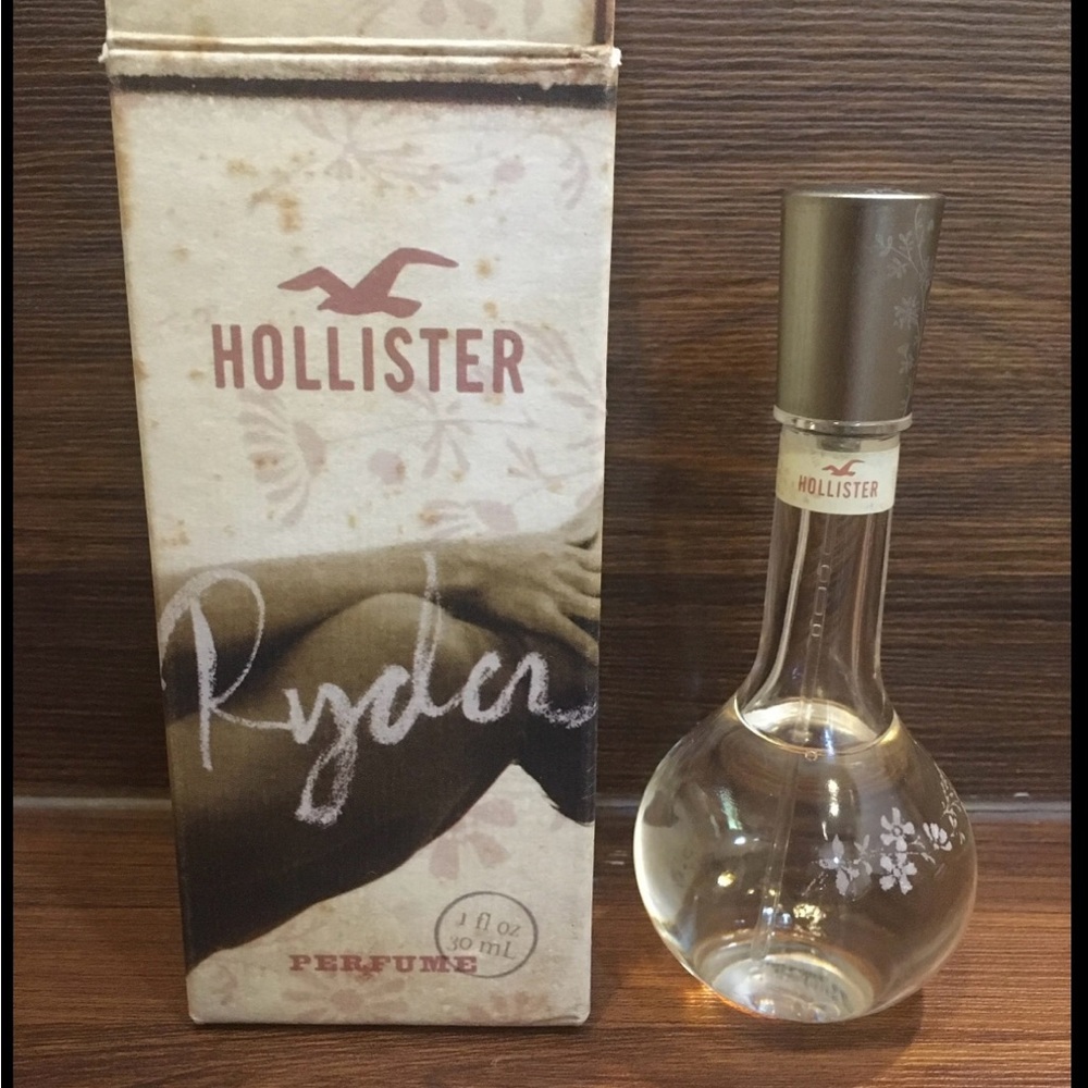 ISO ! Looking to find this perfume! Message me if you have it please!
